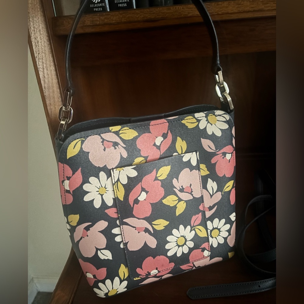Kate Spade Darcy Small Bucket Bag in Road Trip Floral Blue - Picture 3 of 5